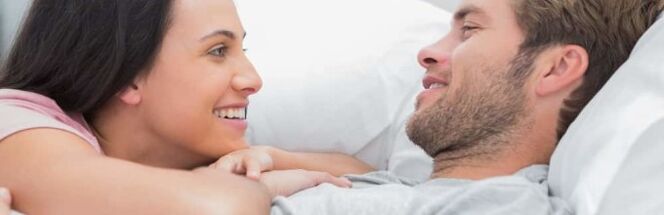 Seksualiai aktyvus vyras su moterimi